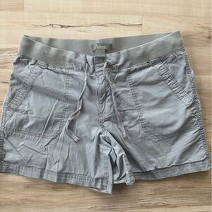 Woman’s Naturals brand size 12 shorts